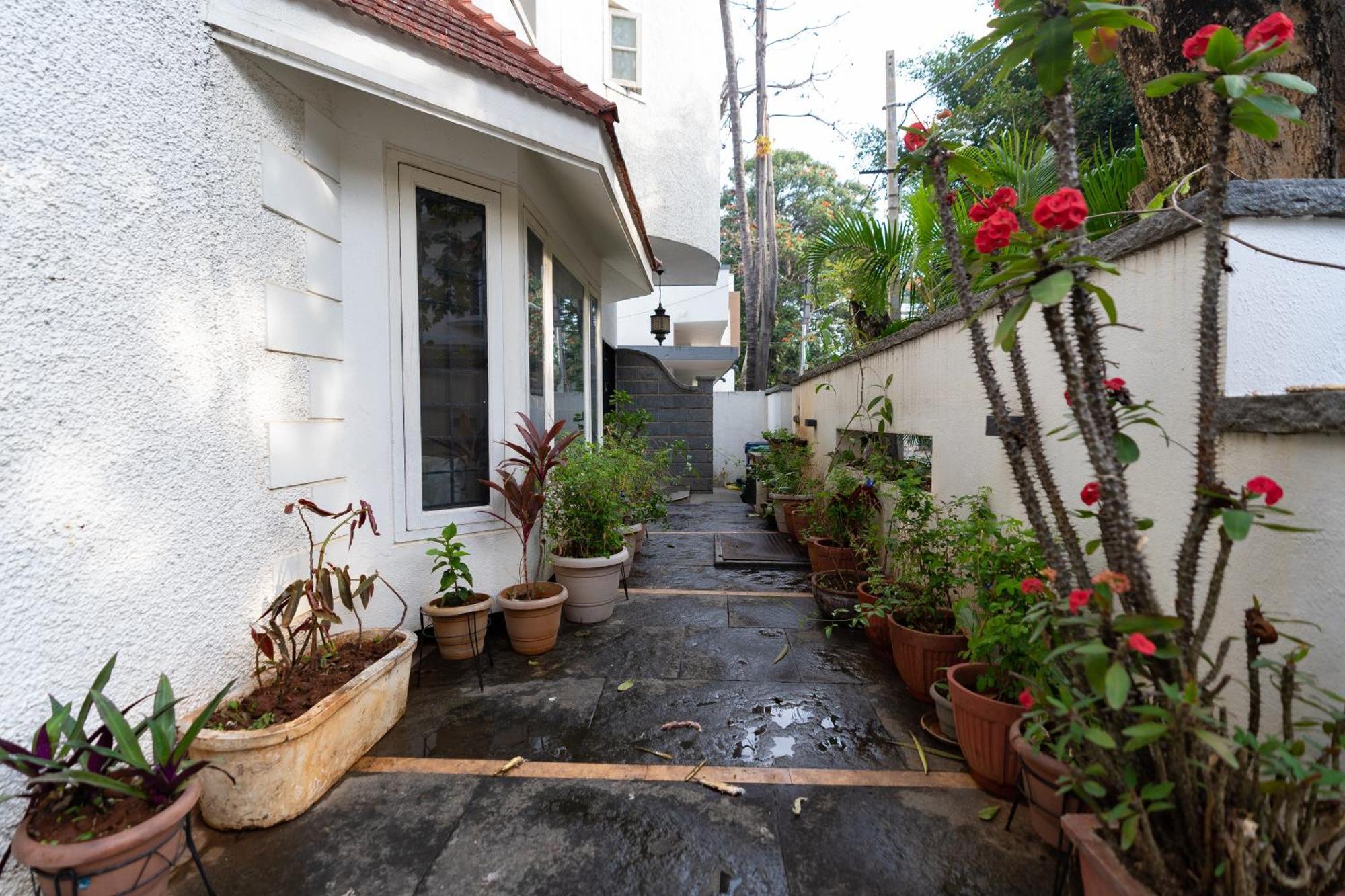 Luho 187 Bed and Breakfast Bangalore Buitenkant foto